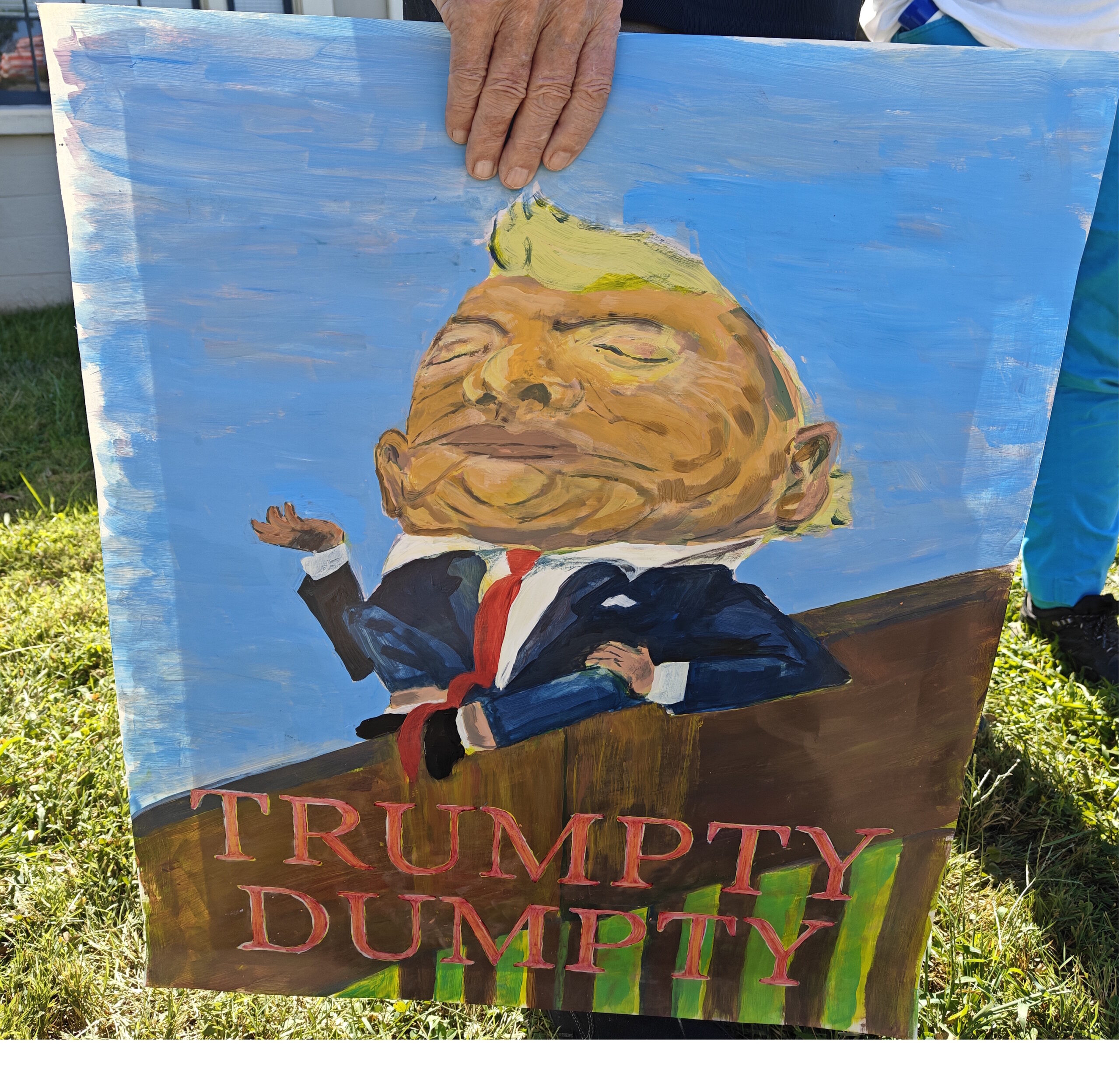 Trumpty Dumpty sat on a wall...